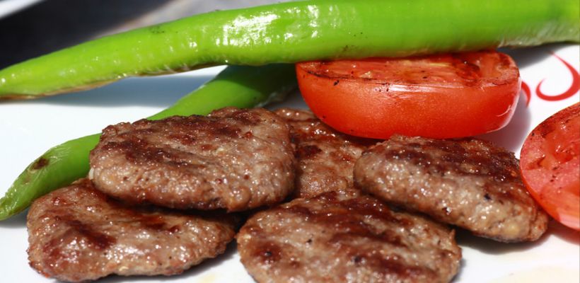 8 Kişilik Balkan Köftesi Tarifi ve Malzemeleri