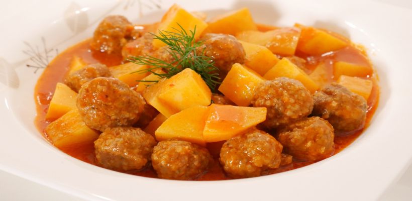 8 Kişilik Bulgurlu Kıymalı Sulu Köfte Tarifi ve Malzemeleri