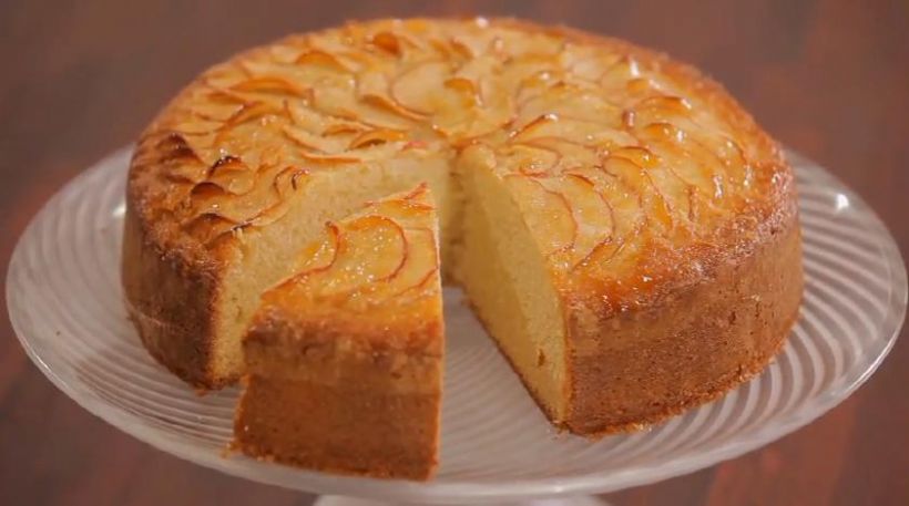 Elmalı Islak Kek Tarifi ve Malzemeleri