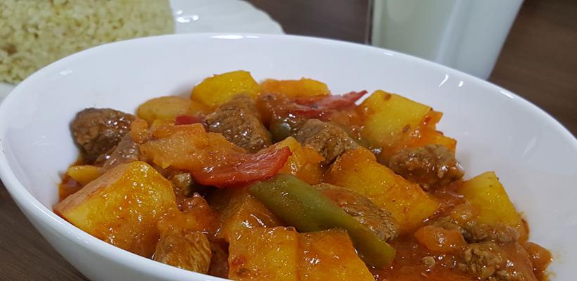 8 Kişilik Etli Patates Yemeği Tarifi ve Malzemeleri