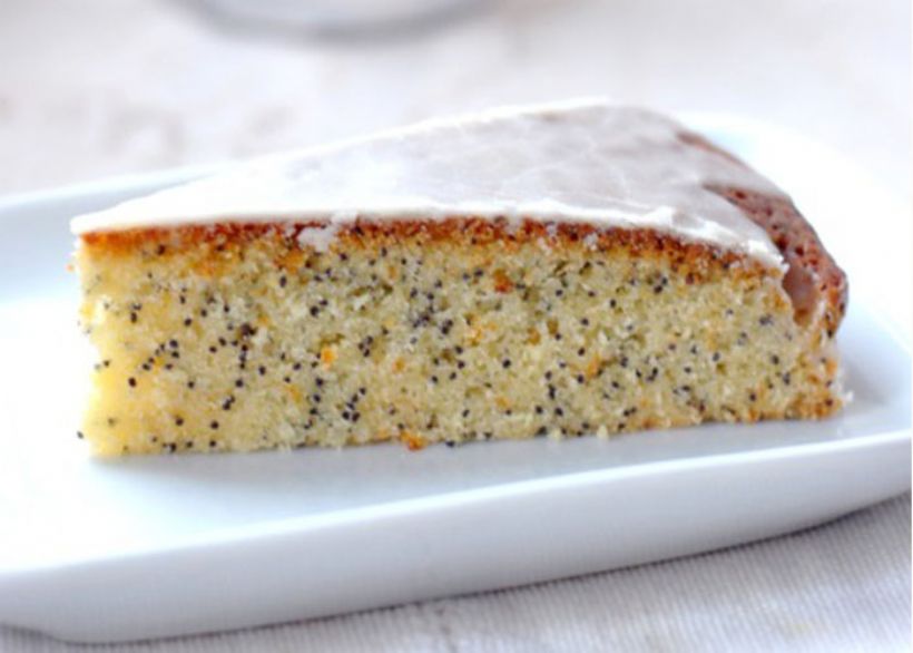 8 Kişilik Haşhaşlı İrmikli Kek Tarifi ve Malzemeleri