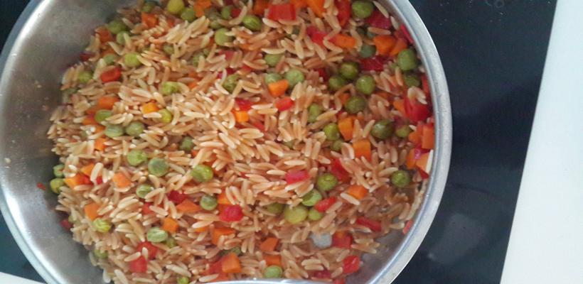 8 Kişilik Havuçlu Arpa Şehriye Pilavı Tarifi ve Malzemeleri