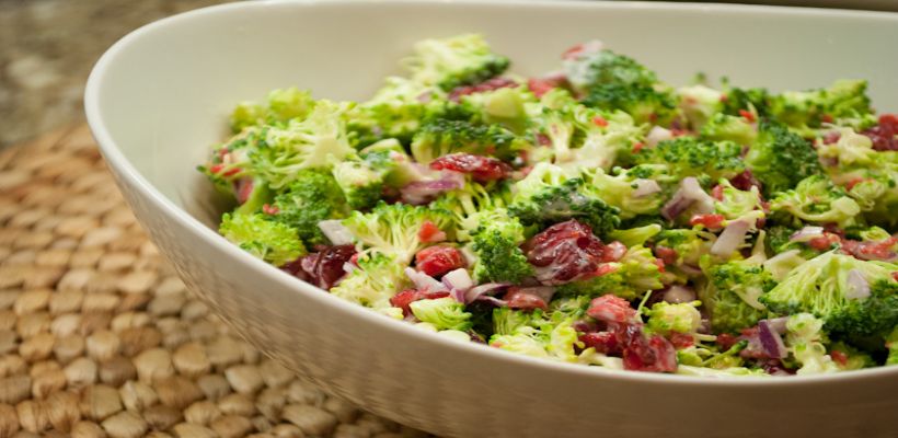 8 Kişilik Havuçlu Brokoli Salatası Tarifi ve Malzemeleri