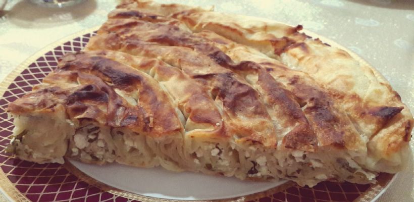 Hazır Yufkadan Ispanaklı Börek Tarifi ve Malzemeleri