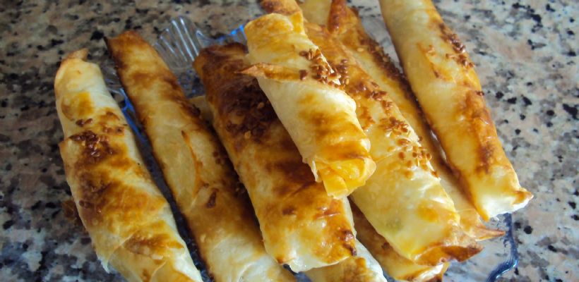 8 Kişilik Kıymalı Çiğ Börek Tarifi ve Malzemeleri