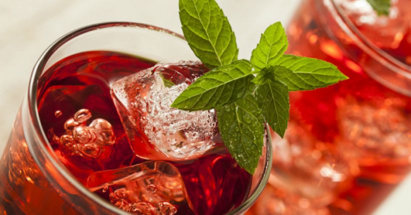 8 Kişilik Kızılcık Kuşburnu Aromalı Buzlu Çay Tarifi ve Malzemeleri