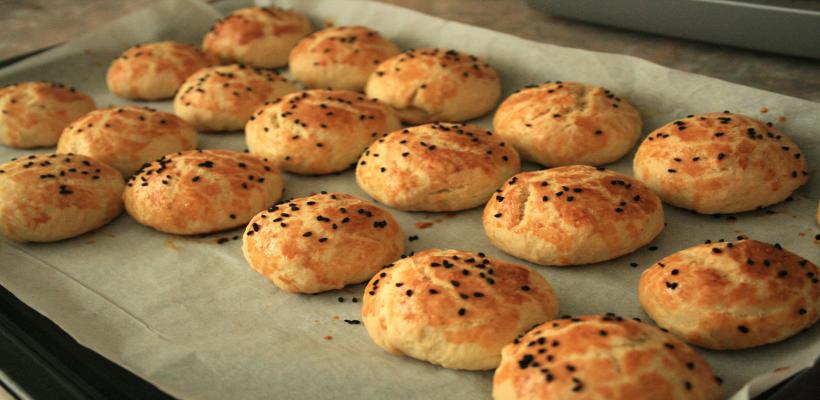 8 Kişilik Mahlepli Patatesli Poğaça Tarifi ve Malzemeleri