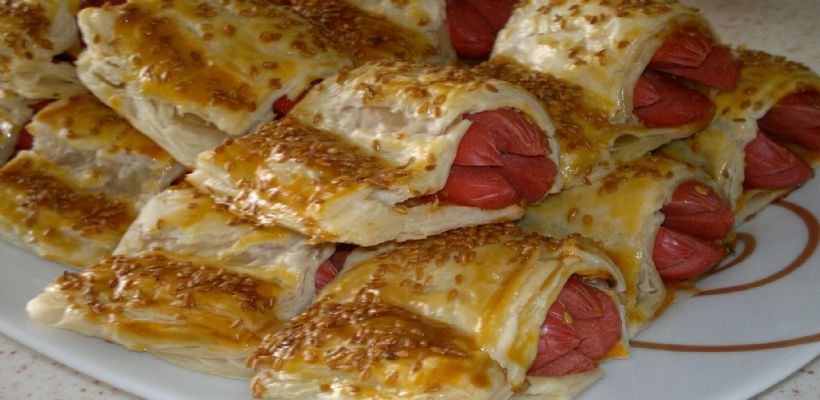 8 Kişilik Milföylü Sosisli Börek Tarifi ve Malzemeleri