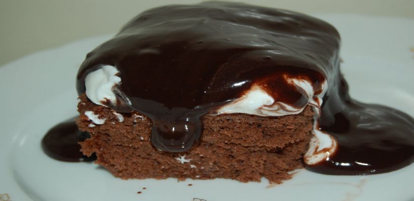 8 Kişilik Muzlu Ağlayan Pasta Tarifi ve Malzemeleri