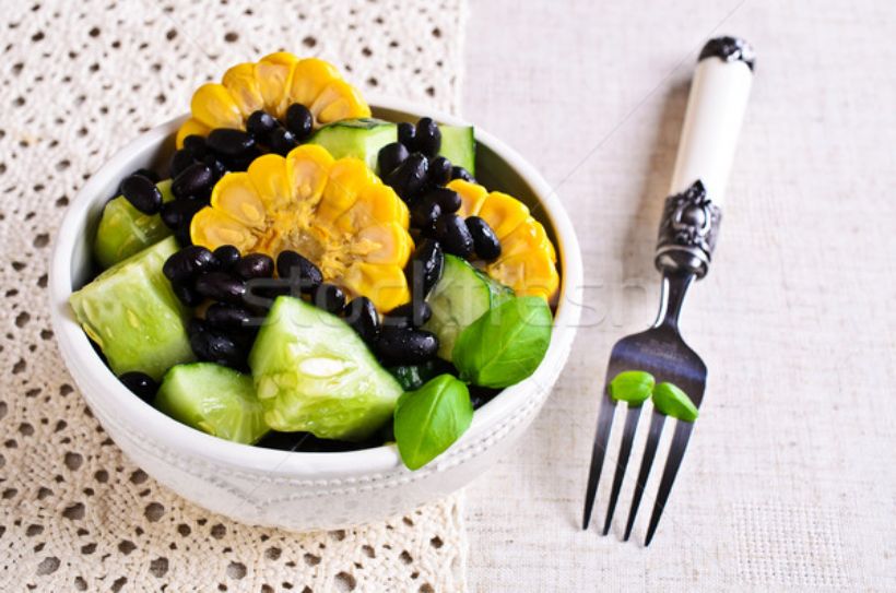 8 Kişilik Siyah Fasulye Salatası Tarifi ve Malzemeleri