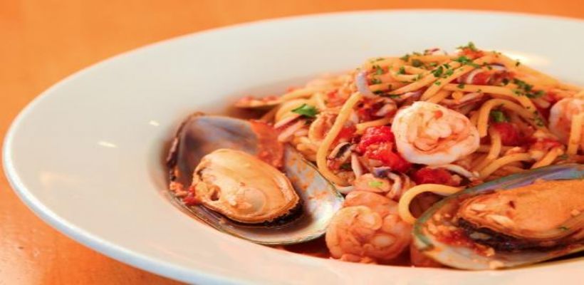 8 Kişilik Sosisli Domatesli Makarna Tarifi ve Malzemeleri