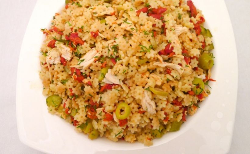 Tavuklu Arpa Şehriye Salatası Tarifi ve Malzemeleri