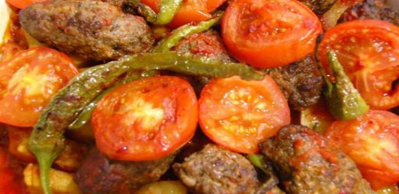 Tencerede İzmir Köfte Tarifi ve Malzemeleri