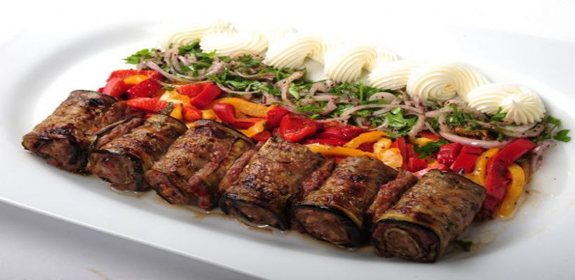 8 Kişilik Tepside Patlıcanlı Köfte Tarifi ve Malzemeleri