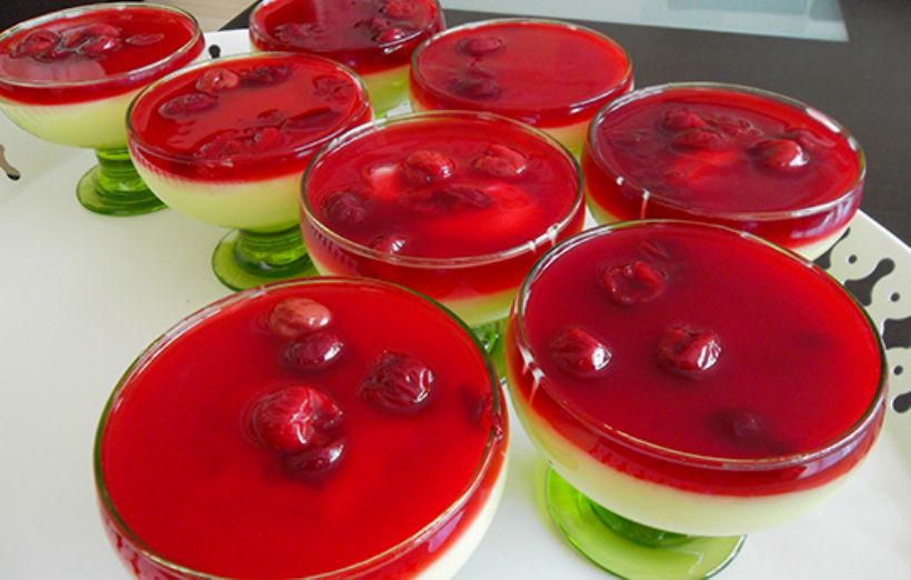 8 Kişilik Vişneli Muhallebi Tarifi ve Malzemeleri