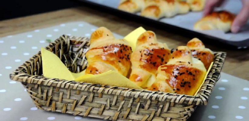 8 Kişilik Yumuşacık Mayalı Poğaça Tarifi ve Malzemeleri